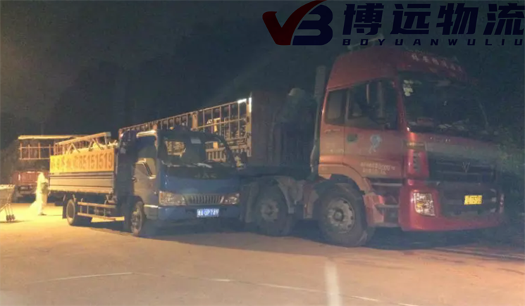 一批貨架物流市場到岳陽  多大車可以裝下